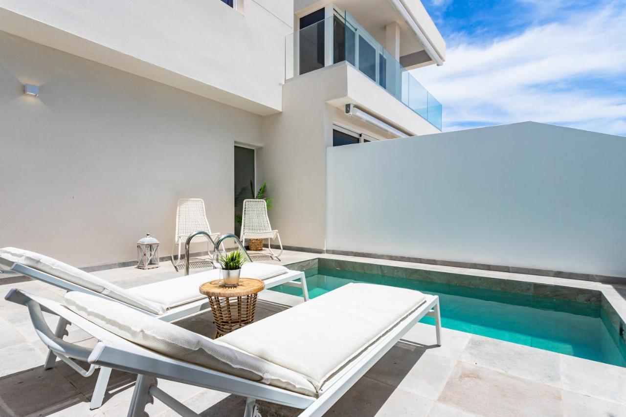 Ada Villa